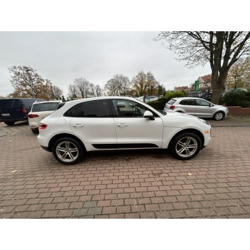 Porsche Macan  SUV 2017,  2.0 benzyna, automat - Na sprzedaż za 99 000 zł - Słupsk - zdjęcie 7