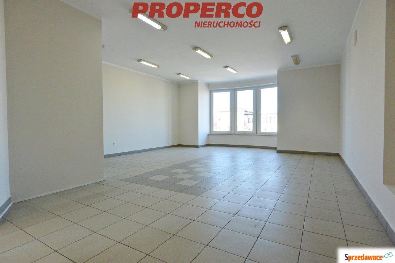 Lokal pow. 64 m2, Daleszyce, Centrum