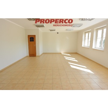 Lokal pow. 43,5 m2, Daleszyce, Centrum