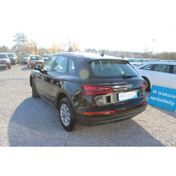 Audi Q5  SUV 2019,  2.0 diesel, automat - Na sprzedaż za 96 899 zł - Warszawa - zdjęcie 8