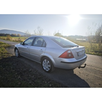 Ford Mondeo  Hatchback 2004,  1.8 benzyna - Na sprzedaż za 4 200,00 zł - Rząśnik - zdjęcie 5
