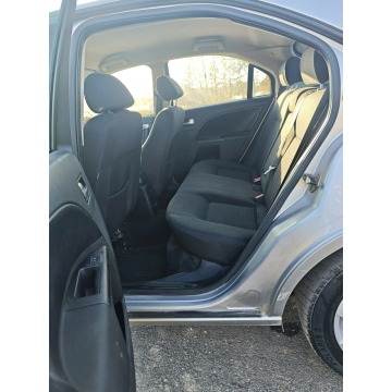 Ford Mondeo  Hatchback 2004,  1.8 benzyna - Na sprzedaż za 4 200,00 zł - Rząśnik - zdjęcie 8