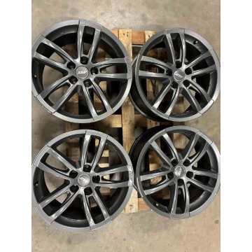 Felgi 18 aluminiowe Audi Q5 stan bardzo dobry. Felgi niemieckiej firmy ATS. Jedn