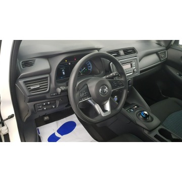 Nissan Leaf  Hatchback 2021 elektryczny, automat - Na sprzedaż za 53 700 zł - Warszawa - zdjęcie 12