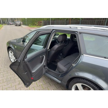 Audi A4 2004,  2.0 benzyna - Na sprzedaż za 12 900 zł - Ruda Śląska - zdjęcie 9