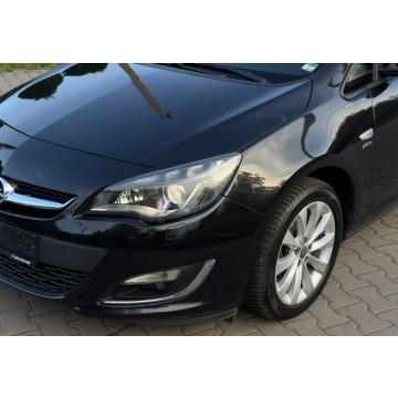Opel Astra 2013,  1.4 benzyna - Na sprzedaż za 30 000 zł - Ruda Śląska - zdjęcie 2