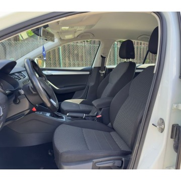 Skoda Octavia  Liftback 2014,  1.2 benzyna, automat - Na sprzedaż za 40 000 zł - Ruda Śląska - zdjęcie 10