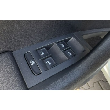 Skoda Octavia  Liftback 2014,  1.2 benzyna, automat - Na sprzedaż za 40 000 zł - Ruda Śląska - zdjęcie 11