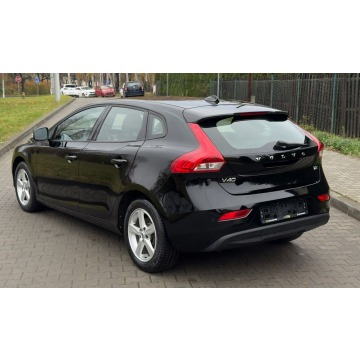 Volvo V40  Liftback 2017,  2.0 benzyna - Na sprzedaż za 45 000 zł - Ruda Śląska - zdjęcie 6
