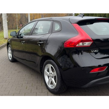 Volvo V40  Liftback 2017,  2.0 benzyna - Na sprzedaż za 45 000 zł - Ruda Śląska - zdjęcie 12