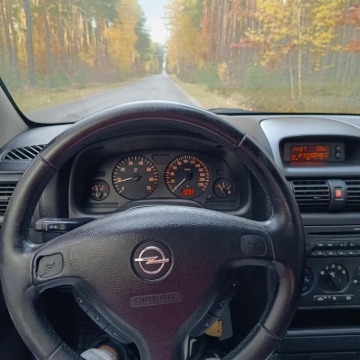 Opel Astra  Sedan/Limuzyna 2004,  1.6 benzyna - Na sprzedaż za 5 990,00 zł - Mińsk Mazowiecki - zdjęcie 2