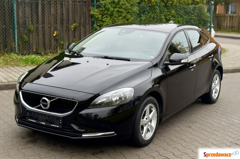 Volvo V40  Liftback 2017,  2.0 benzyna - Na sprzedaż za 45 000 zł - Ruda Śląska