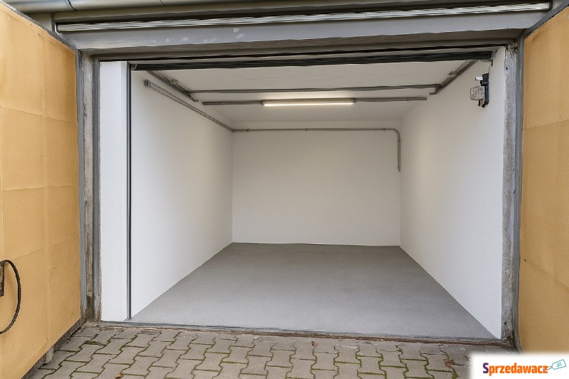 Garaż (16m2) okolice Grabiszyńskiej (Wrocław) - Sprzedam garaż, parking - Wrocław
