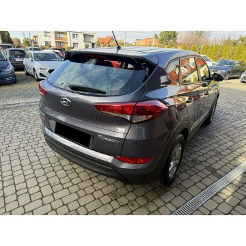 Hyundai Tucson  SUV 2016,  1.6 benzyna - Na sprzedaż za 57 900 zł - Orzech - zdjęcie 6