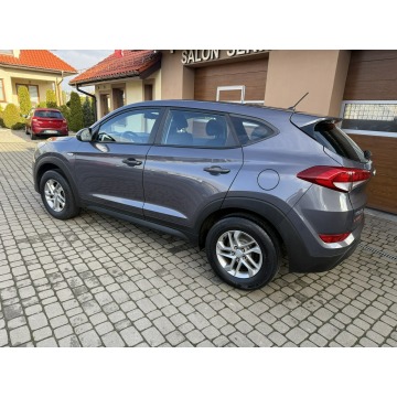 Hyundai Tucson  SUV 2016,  1.6 benzyna - Na sprzedaż za 57 900 zł - Orzech - zdjęcie 9