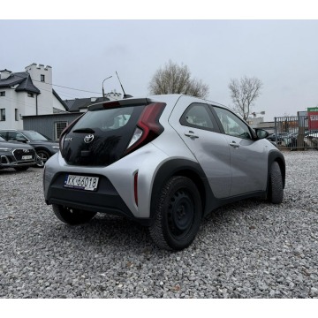 Toyota Aygo  Hatchback 2022,  1.0 benzyna, automat - Na sprzedaż za 54 735 zł - Warszawa - zdjęcie 3