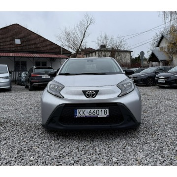 Toyota Aygo  Hatchback 2022,  1.0 benzyna, automat - Na sprzedaż za 54 735 zł - Warszawa - zdjęcie 9