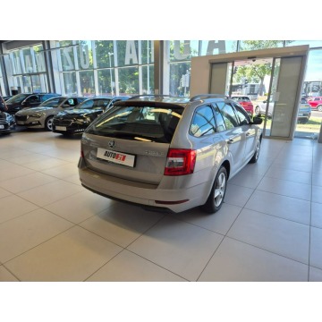 Skoda Octavia 2018,  1.5 benzyna, automat - Na sprzedaż za 47 900 zł - Kraków - zdjęcie 3