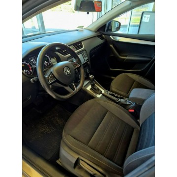Skoda Octavia 2018,  1.5 benzyna, automat - Na sprzedaż za 47 900 zł - Kraków - zdjęcie 9