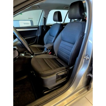 Skoda Octavia 2018,  1.5 benzyna, automat - Na sprzedaż za 47 900 zł - Kraków - zdjęcie 10