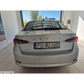 Skoda Octavia  Sedan/Limuzyna 2021,  2.0 diesel - Na sprzedaż za 63 900 zł - Kraków - zdjęcie 9
