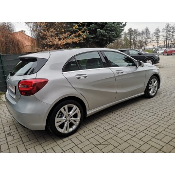 Mercedes - Benz  2017,  1.6 benzyna - Na sprzedaż za 59 900 zł - Strzegom - zdjęcie 5