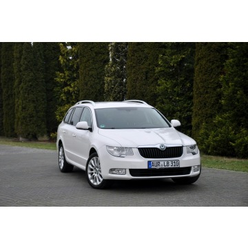 Skoda Superb  Kombi 2013,  2.0 diesel, automat - Na sprzedaż za 31 900 zł - Ostrów Mazowiecka - zdjęcie 2