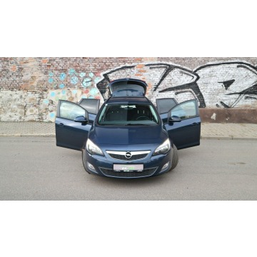 Opel Astra - -Grzana Kierownica-Grzane Fotele-Tempomat-Czujniki Parkowania