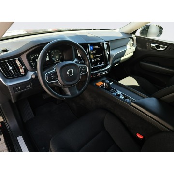Volvo   SUV 2020,  2.0 benzyna, automat - Na sprzedaż za 113 600 zł - Janki - zdjęcie 10