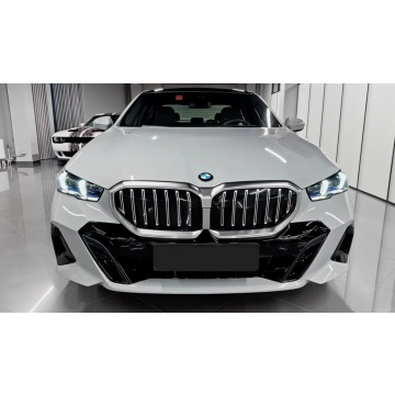 BMW Seria 5  Sedan/Limuzyna 2024,  2.0 diesel, automat - Na sprzedaż za 295 935 zł - Warszawa - zdjęcie 2