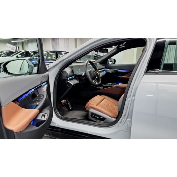 BMW Seria 5  Sedan/Limuzyna 2024,  2.0 diesel, automat - Na sprzedaż za 295 935 zł - Warszawa - zdjęcie 7