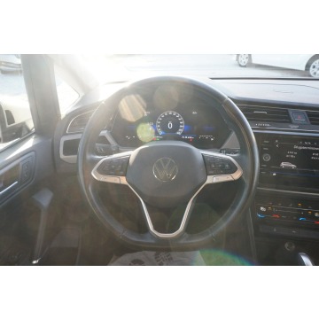 Volkswagen Touran  Minivan/Van 2022,  2.0 diesel, automat - Na sprzedaż za 65 000 zł - Poznań - zdjęcie 12