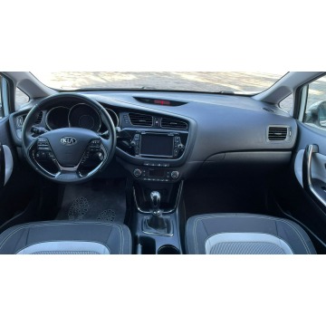 Kia Ceed  Kombi 2014,  1.6 diesel - Na sprzedaż za 19 900 zł - Pyzdry - zdjęcie 9