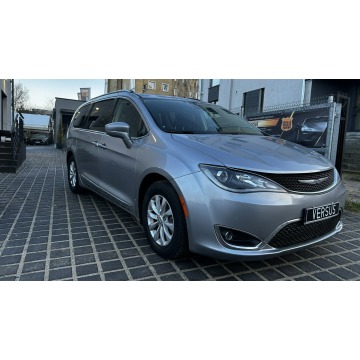 Chrysler Pacifica  Minivan/Van 2019,  3.6 benzyna, automat - Na sprzedaż za 74 900 zł - Gdynia - zdjęcie 3