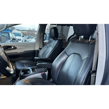 Chrysler Pacifica  Minivan/Van 2019,  3.6 benzyna, automat - Na sprzedaż za 74 900 zł - Gdynia - zdjęcie 8