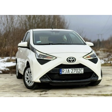 Toyota Aygo  Hatchback 2021,  1.0 benzyna - Na sprzedaż za 29 900 zł - Rzeszów - zdjęcie 2