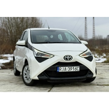 Toyota Aygo  Hatchback 2021,  1.0 benzyna - Na sprzedaż za 32 500 zł - Rzeszów - zdjęcie 2