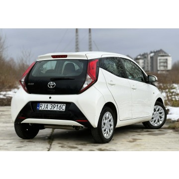 Toyota Aygo  Hatchback 2021,  1.0 benzyna - Na sprzedaż za 32 500 zł - Rzeszów - zdjęcie 9