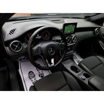 Mercedes - Benz A-klasa  Hatchback 2017,  1.6 benzyna, automat - Na sprzedaż za 61 900 zł - Osielsko - zdjęcie 11