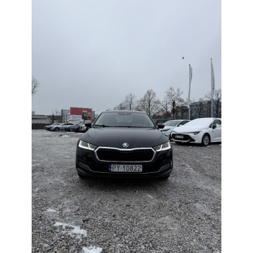 Skoda Octavia 2022,  1.5 benzyna - Na sprzedaż za 103 000 zł - Warszawa - zdjęcie 2