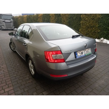 Skoda Octavia  Sedan/Limuzyna 2013,  1.6 diesel - Na sprzedaż za 35 900 zł - Nowe - zdjęcie 4