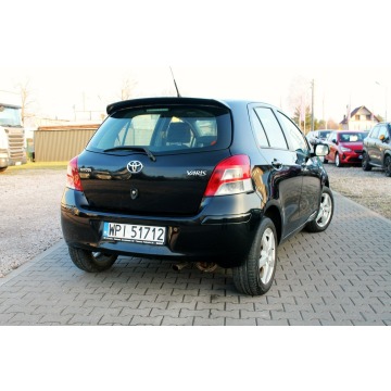 Toyota Yaris  Hatchback 2011,  1.3 benzyna - Na sprzedaż za 17 000 zł - Warszawa - zdjęcie 4