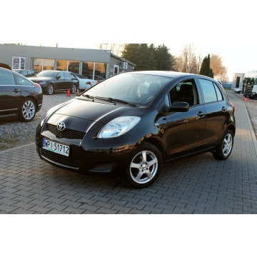 Toyota Yaris  Hatchback 2011,  1.3 benzyna - Na sprzedaż za 17 000 zł - Warszawa - zdjęcie 2