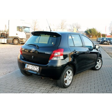 Toyota Yaris  Hatchback 2011,  1.3 benzyna - Na sprzedaż za 17 000 zł - Warszawa - zdjęcie 5