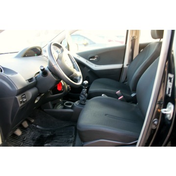 Toyota Yaris  Hatchback 2011,  1.3 benzyna - Na sprzedaż za 17 000 zł - Warszawa - zdjęcie 7