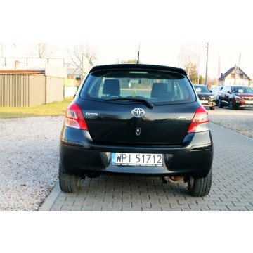 Toyota Yaris  Hatchback 2011,  1.3 benzyna - Na sprzedaż za 17 000 zł - Warszawa - zdjęcie 11