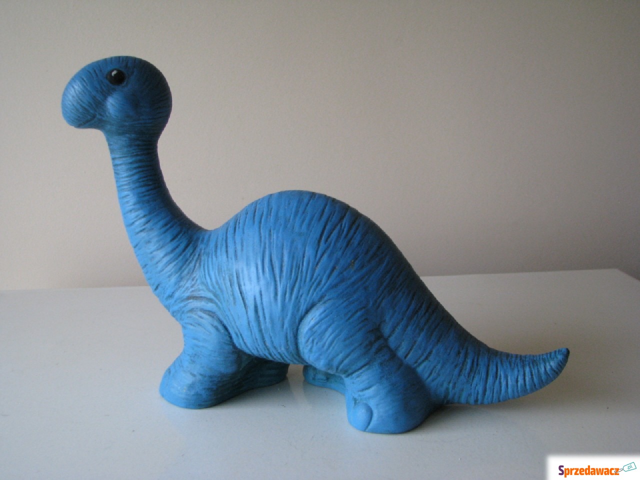 Sympatyczny dinozaur - duża fi...
