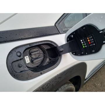 Mazda MX-3  SUV 2021 elektryczny, automat - Na sprzedaż za 63 400 zł - Warszawa - zdjęcie 10