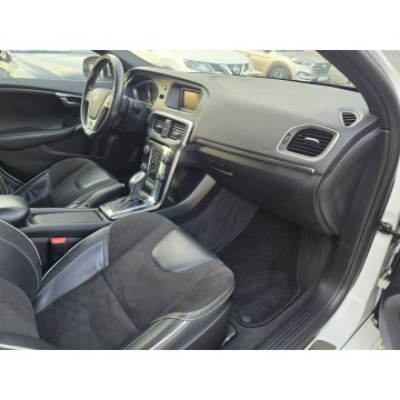 Volvo V40  Hatchback 2013,  2.0 diesel, automat - Na sprzedaż za 29 000 zł - Sosnowiec - zdjęcie 10