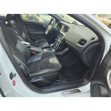 Volvo V40  Hatchback 2013,  2.0 diesel, automat - Na sprzedaż za 29 000 zł - Sosnowiec - zdjęcie 9